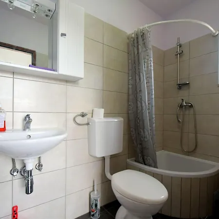 Letizia By Interhome アパート Rasopasno